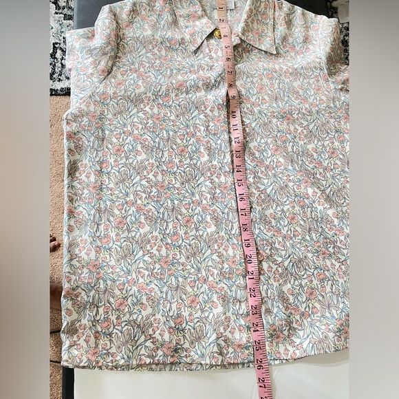 Classic collection blouse button down sizes 10 - Picture 9 of 9